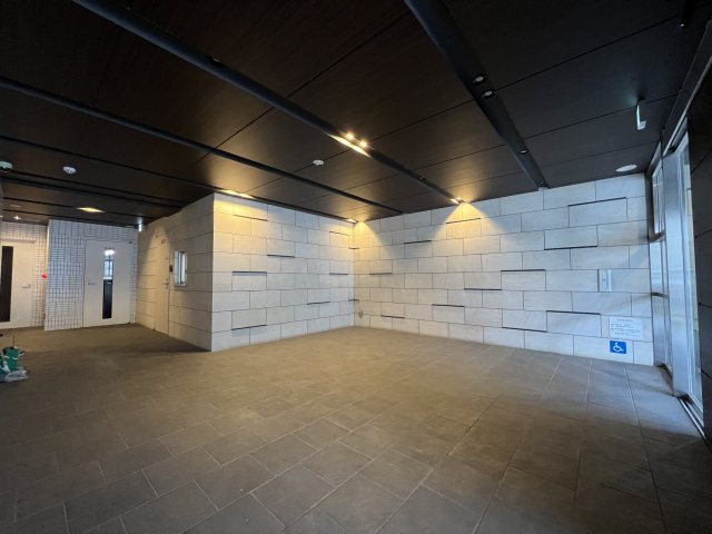 コンフォリア心斎橋EASTのロビー