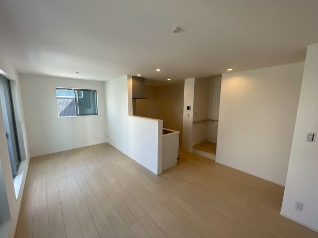 『西横浜駅』横浜市西区藤棚町2丁目 新築戸建て【仲介手数料無料】カースペース2台