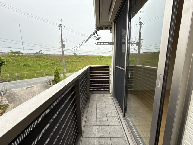 シュシュしらかしのバルコニー