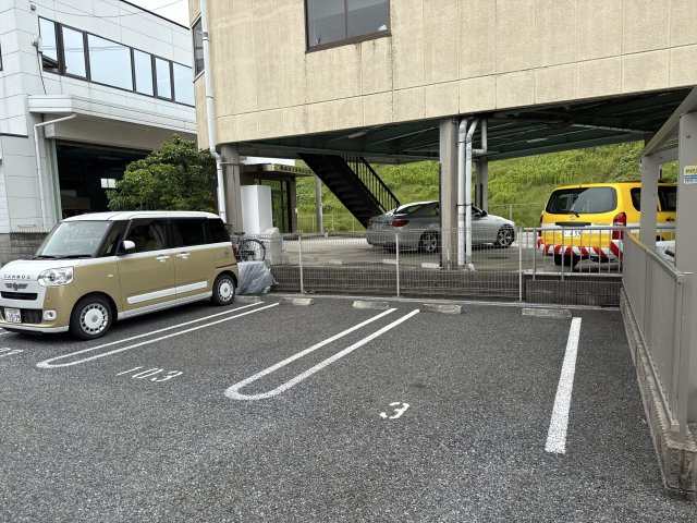 シュシュしらかしの駐車場