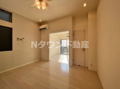 【居間・リビング】 | ノースヒル | こちらの居間で趣味の時間をお楽しみください