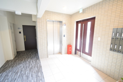 【エントランス】 | ラウレア元塩町