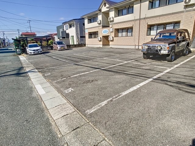 コーポ・ラピスブルーⅡの駐車場