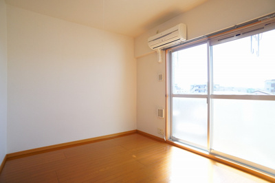 【居間・リビング】 | エレガンラルジュⅡ | 居室・リビング