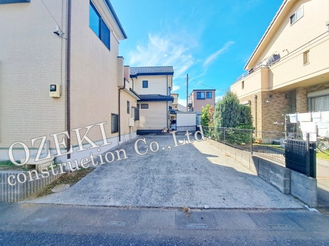 越谷市東越谷中古戸建　敷地50坪の整形地♪の駐車場