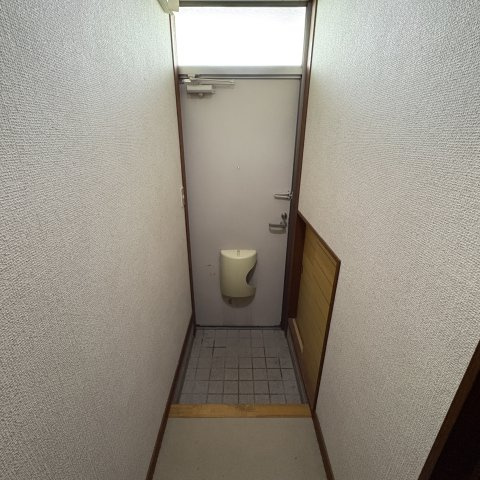コーポジョイフルの玄関