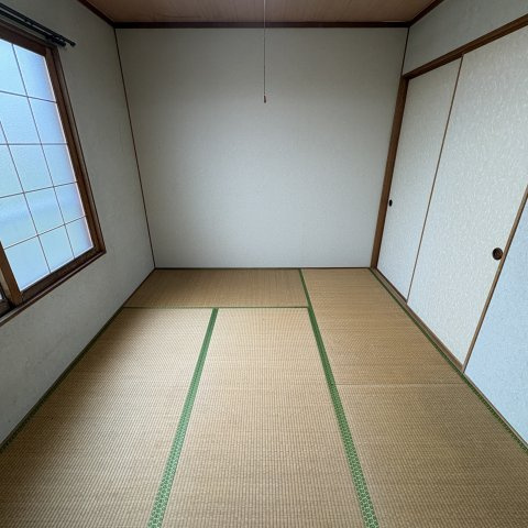 コーポジョイフルの和室