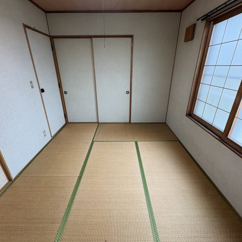 コーポジョイフルの和室