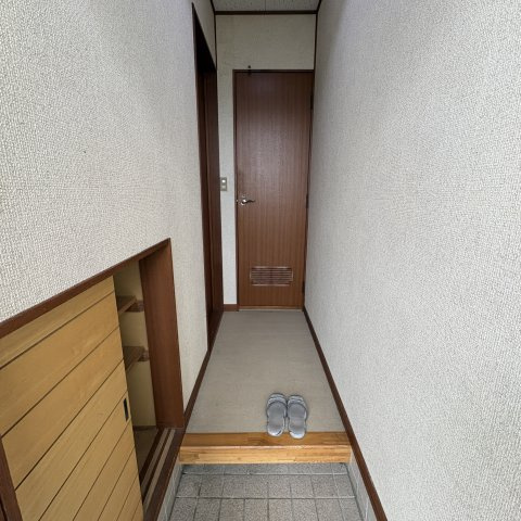 コーポジョイフルの玄関