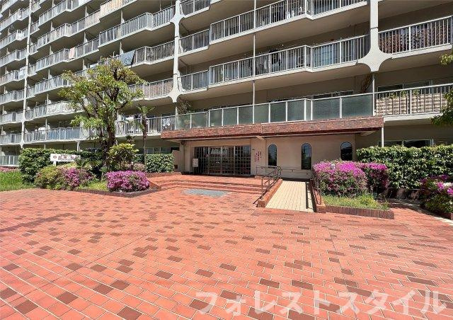 守口ハイライフA棟の外観