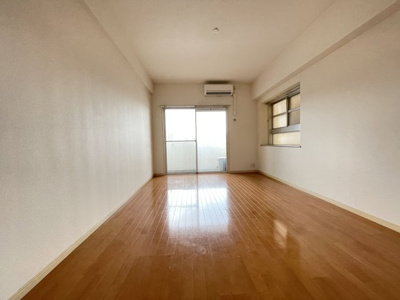 【居間・リビング】 | ピュアドームエクセレント高宮 | 別号室の写真になります。現況優先。