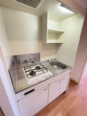 【キッチン】 | ピュアドームエクセレント高宮 | 別号室の写真になります。現況優先。