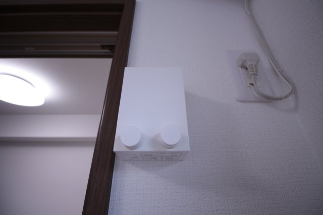 【設備】 | AQUE19 | ワイヤー式室内物干し