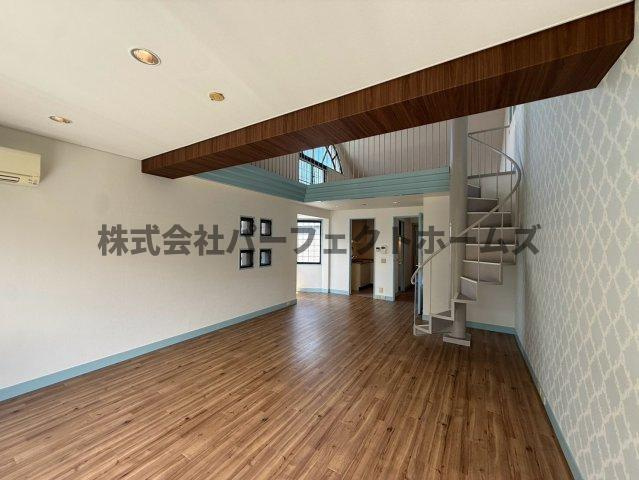 グランパティオ山之手の内装|明るい色調の室内です
