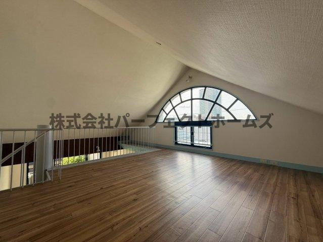グランパティオ山之手の内装|明るい室内です