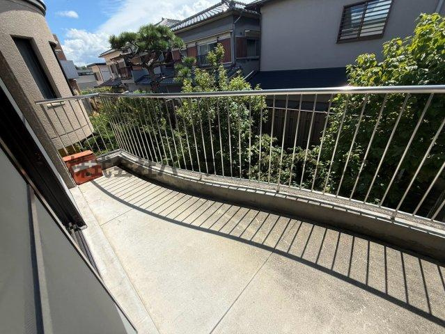 グランパティオ山之手のバルコニー|バルコニーからの眺めを楽しみながら食事をしませんか