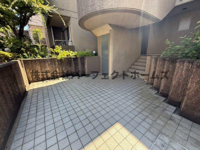 グランパティオ山之手のエントランス|建物の内部です