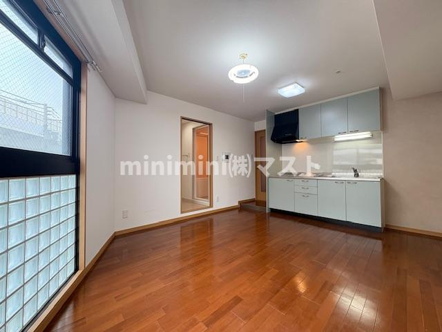 富士プラザ九条の居間・リビング