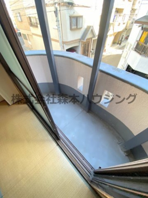 【バルコニー】 | 　香里北ハイツ | 暖かな日差しのふりそそぐバルコニー