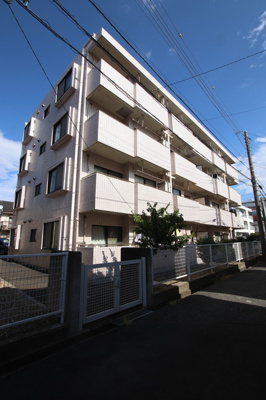 全１６住戸のマンションです