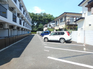 ★敷地内駐車場★（空き状況・使用料等詳細はご確認下さい）