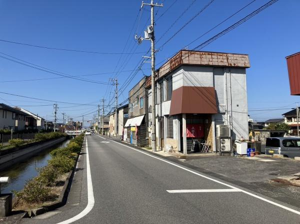 【前面道路含む現地写真】