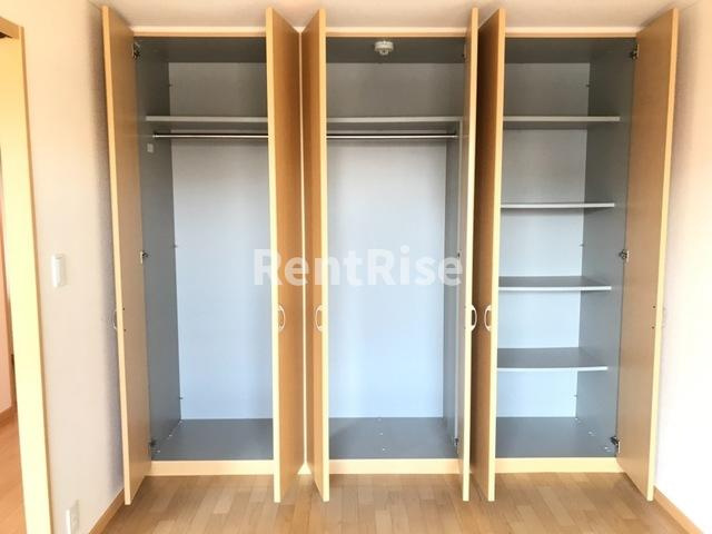 ジョイ コート|クローゼット（南洋間）