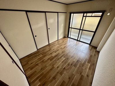 【洋室】 | グローバル伸和