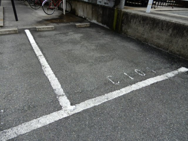 キャピタルコンフォール加古川　C棟の駐車場