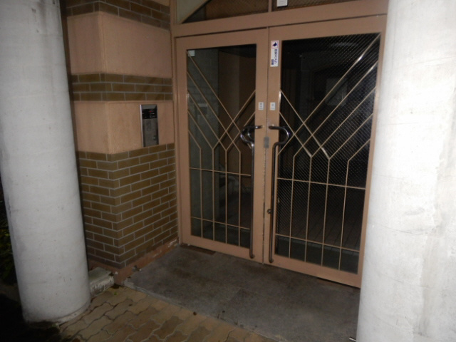 インタービレッジ青山三番館のエントランス