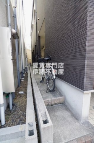 ヒルズ黒川の駐車場