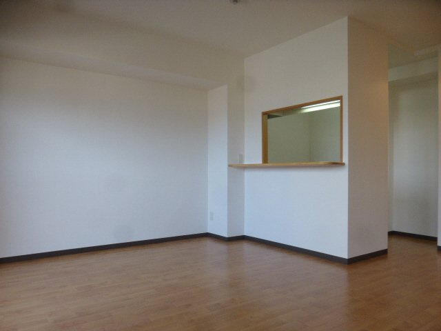 姫路市城北新町３丁目の賃貸マンションの居間・リビング