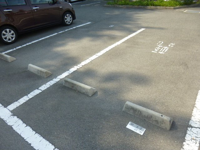 姫路市城北新町３丁目の賃貸マンションの駐車場