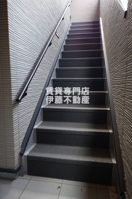 プランドール平安通のロビー