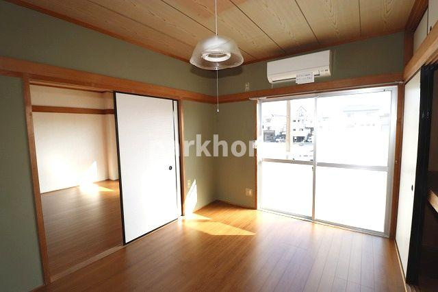 サンハイツの洋室|コンパクトで使いやすい洋室です