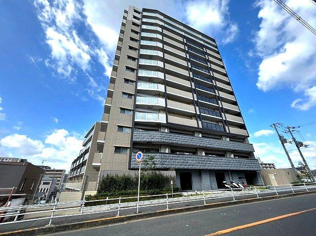 プレサンスロジェ四條畷忍ヶ丘ざテラスの外観|きれいな外観です