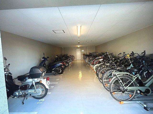 プレサンスロジェ四條畷忍ヶ丘ざテラスの駐輪場|整頓されてます