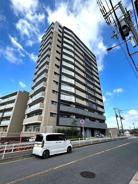 プレサンスロジェ四條畷忍ヶ丘ざテラスの現況写真|綺麗なマンションです。