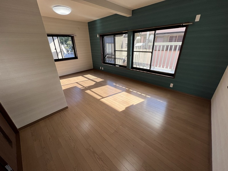 福井町　中古戸建の洋室|2F 10.5帖の洋室です