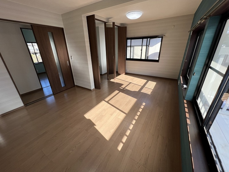 福井町　中古戸建の洋室|広々とした洋室です