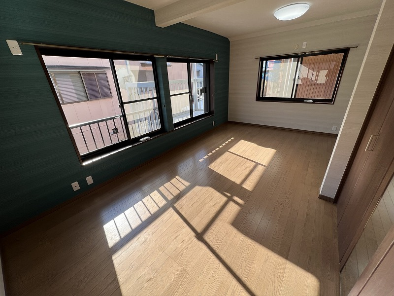 福井町　中古戸建の洋室|南向き日当たり良好です