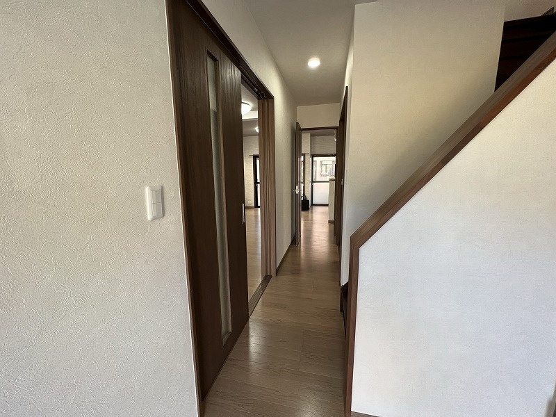 福井町　中古戸建のその他共用部分|リビングへの廊下です