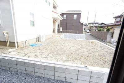 【バルコニー】 | ドムス都賀 | ※同物件・反転タイプの写真です。