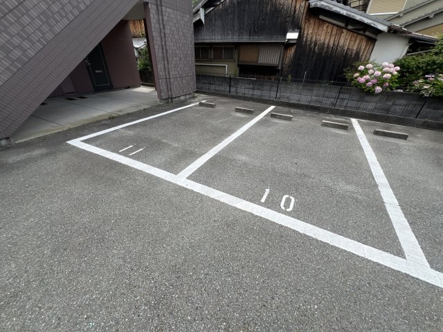 ガーデンホームオーブの駐車場