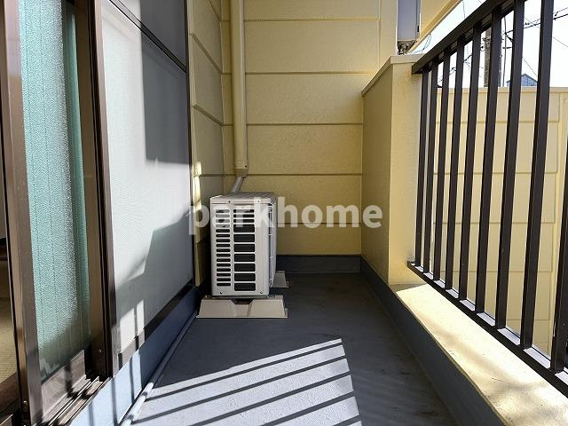 ハイツサンルートのバルコニー|お洗濯にも便利なバルコニー付き