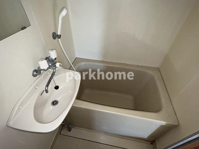 ハイツサンルートの浴室|ゆったり過ごせるお風呂です