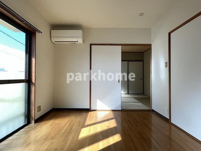 ハイツサンルートの洋室|使い勝手のいい洋室です