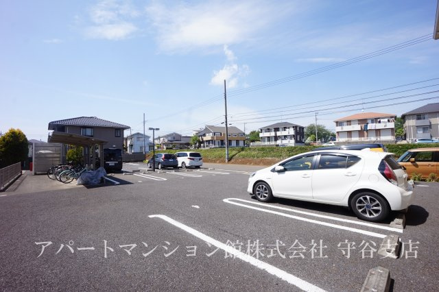アモールⅡCの駐車場