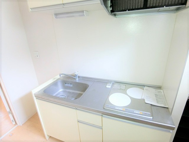 Acorn&Sunflowerのキッチン|同建物別部屋写真