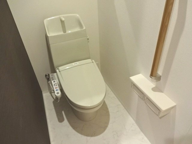 アリュールのトイレ|シャワー付トイレ